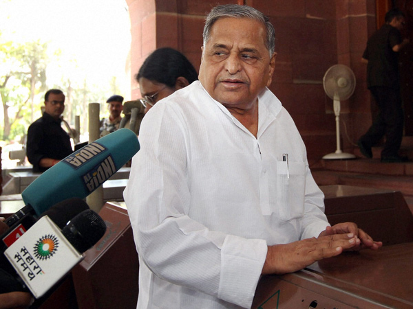 அப்பா முலாயமுக்கும், மகன் அகிலேஷுக்கும் சிக்கல்...