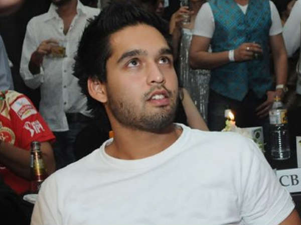 பப்பில் ஒரே கூட்டமாம்.. இது சித்தார்த்தின் இன்னொரு டிவிட்