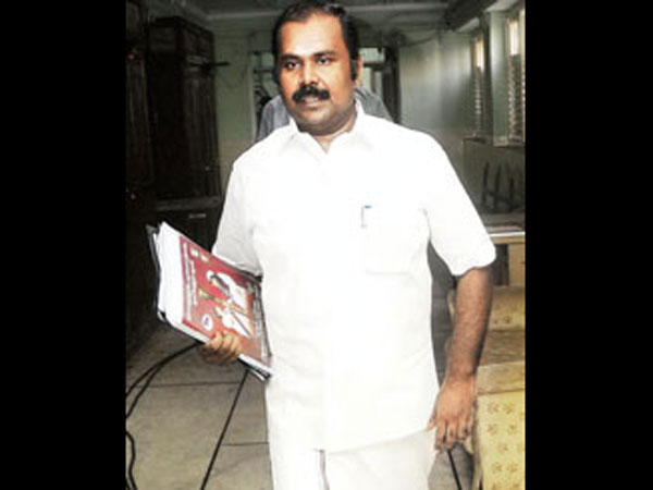 டியூப்லைட் உதயக்குமார்