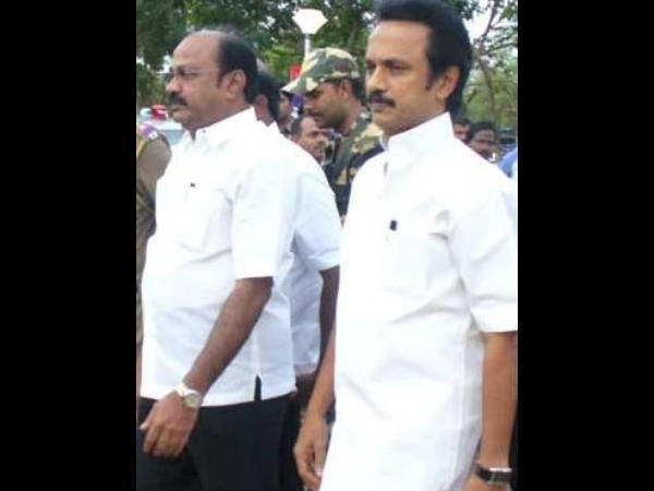 வேஷ்டியைப் பறித்ததால் பேண்ட்டுக்குத் தாவிய பரிதி