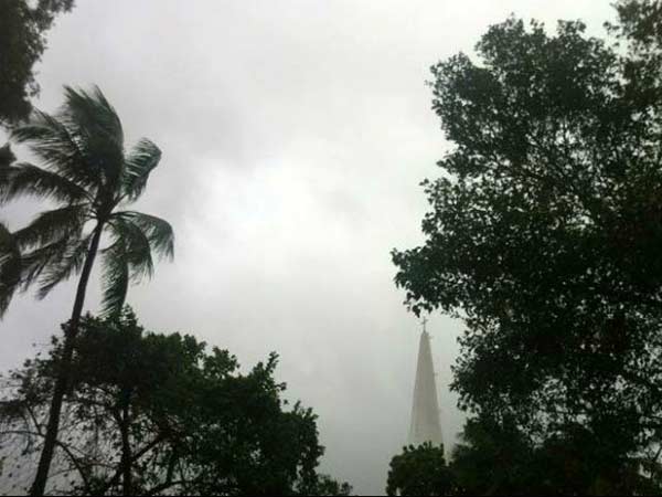 மாமா, எங்க ஊருக்கு வந்த புயல் போயிருச்சா மாமா?