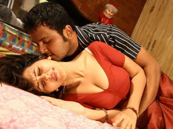 டிவி பார்த்துக்கிட்டே... டிவி பார்த்துக்கிட்டே...