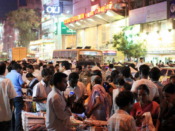 அலைமோதும் தீபாவளிக்கூட்டம்