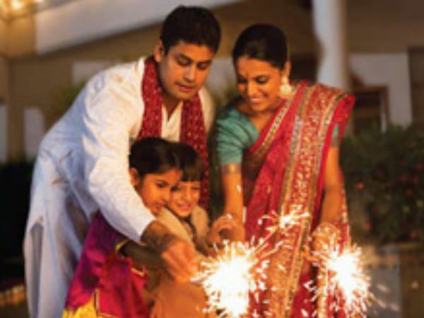 புத்தாடைகள் பத்திரம்