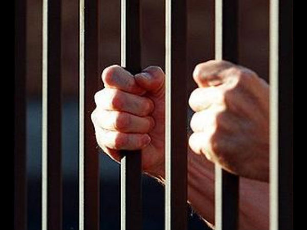 கேரளாவில் 32 கைதிகள்