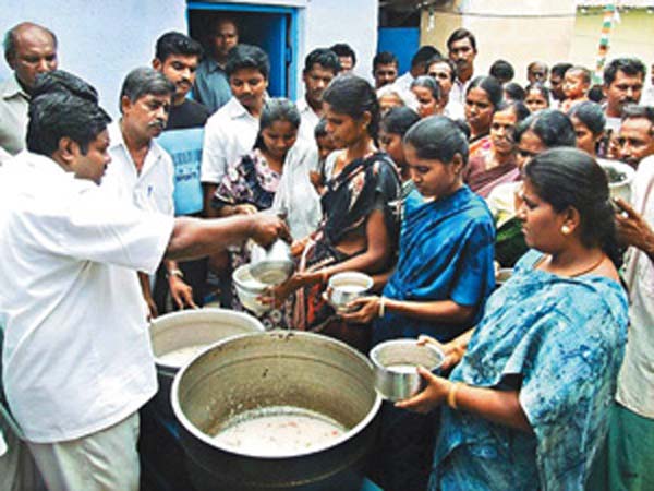 அவல நிலையில் நெசவாளர்கள்