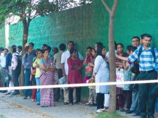 கால் கடுக்க காத்திருந்து அட்மிசன் கால் கடுக்க காத்திருந்து அட்மிசன்