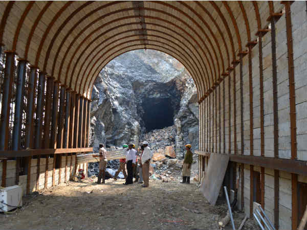 மலைக் குகைகள்: மலைக் குகைகள்: