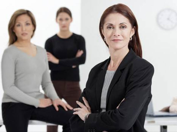 கூடுதலாக உழைக்கும் பெண்கள்