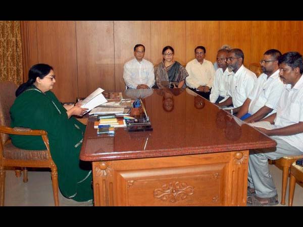 ஜெயலலிதாவுடன் உதயக்குமார் சந்திப்பு