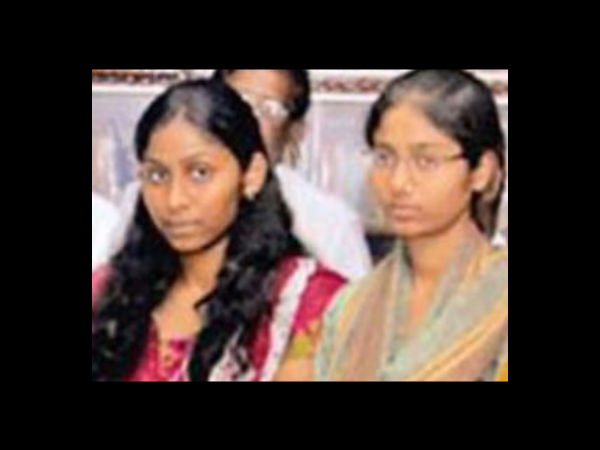 முத்துலட்சுமி மீது பாய்ந்த வீரப்பன் மகள்கள்