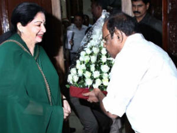 19-வது சபாநாயகரானார் தனபால்