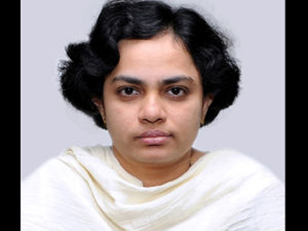 கிருஷ்ணகிரி பெண் கலெக்டர் பூஜா குல்கர்னி சாலை விபத்தில் படுகாயம்