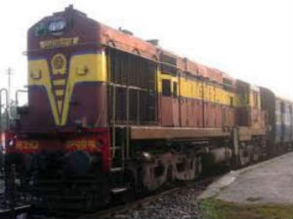 முன் பதிவு நிலையை அறிந்து கொள்ள