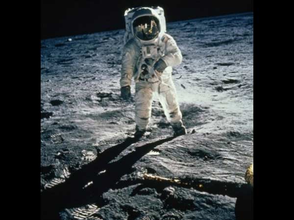 நிலாவுக்குச் சென்ற நேஷனல் ஜியோகிராபிக் கொடி: