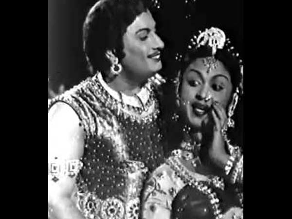 மூன்று படங்களை இயக்கினார்