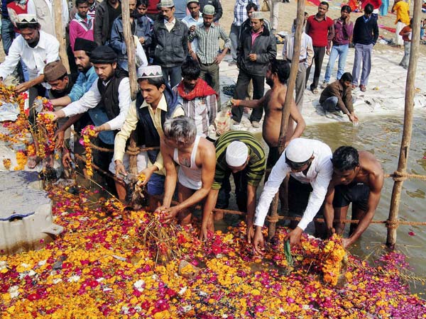 கும்பமேளா காட்சிகள்