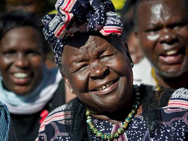 அடிமையாய் கிடந்த கருப்பின மக்கள்