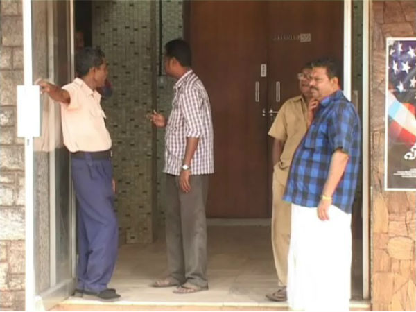 தியேட்டருக்கு போலீஸ் பாதுகாப்பு