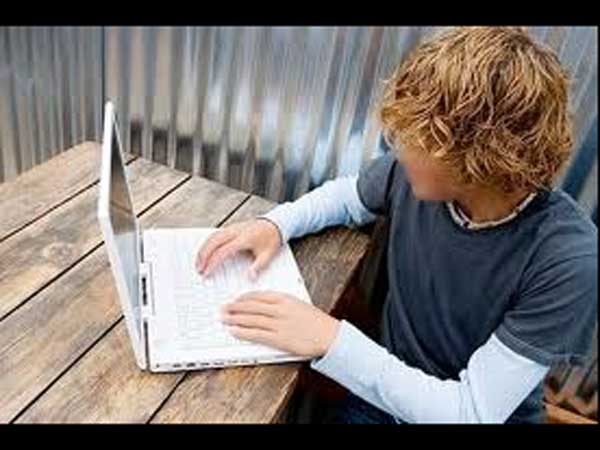 கண்காணிப்பில் சிறுவன் கண்காணிப்பில் சிறுவன்