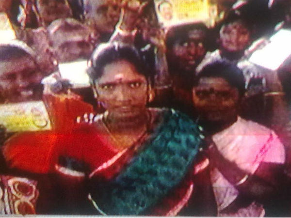 அண்ணா, பெரியாருக்கு மாலை