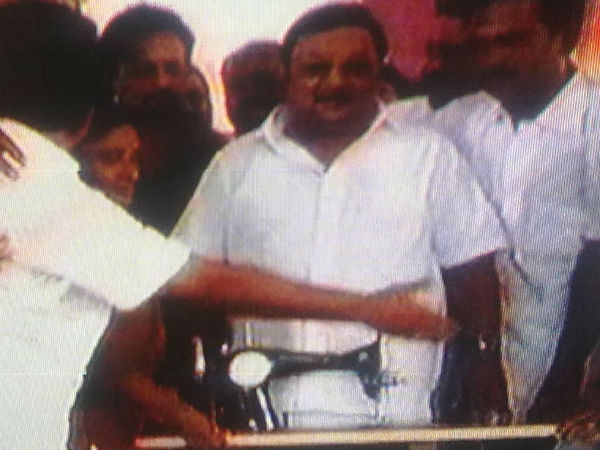 நலத்திட்ட உதவி