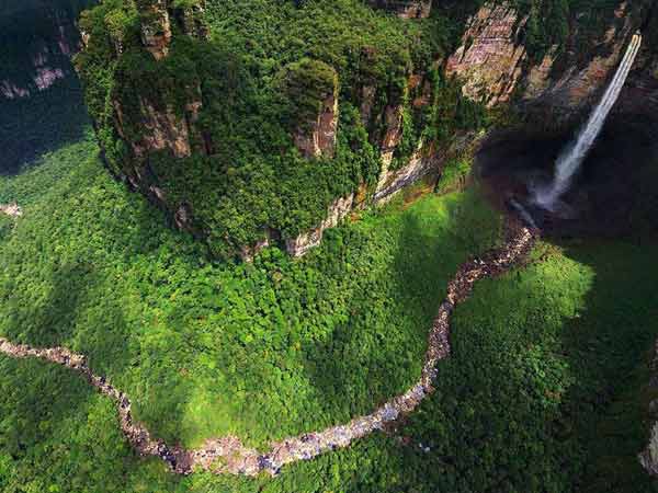 9வது இடத்தில் காரகஸ்