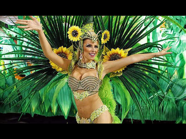 40 பேர் கொண்ட நடுவர்கள்