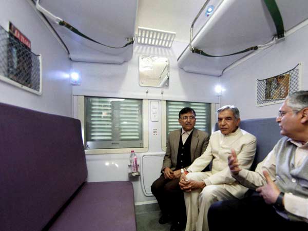 முதலில் ஒரு ரயிலில்