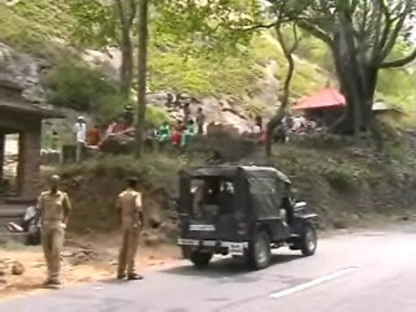 என்ன சொல்கிறார் எஸ்.ஐ....