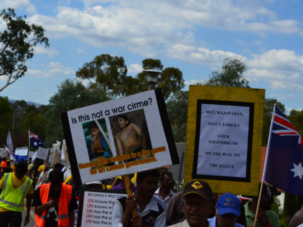 பாலச்சந்திரன் போட்டோவுடன் பேரணி