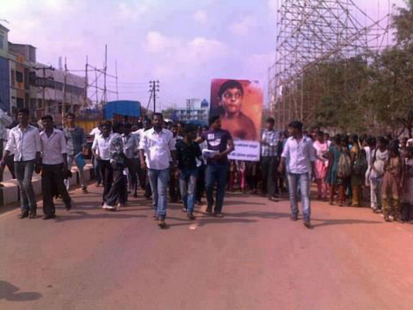 நெல்லையில் போராட்டம்