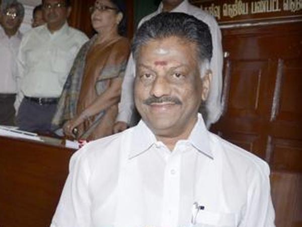 ஒரே ஒரு முறை தண்ணீர் குடித்தார்