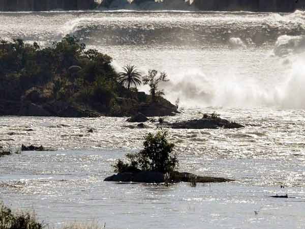 அண்டை மாநிலங்களால் பாதிப்பு