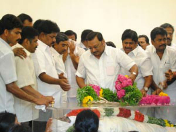 எந்த ஆசை காரணம்?