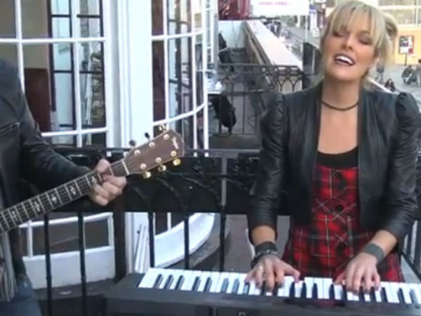 பாடும் பறவை...