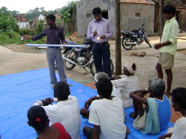 ஆண் பாதி... பெண் மீதி.