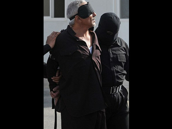 மத்திய சிறைக்கு வெளியே.