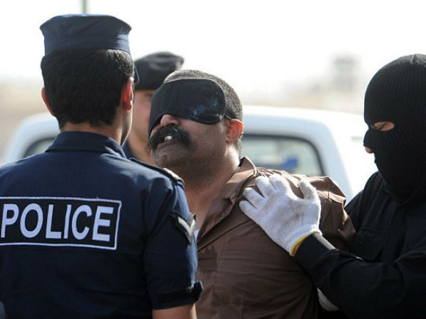 கார் பார்க்கிங்கில்