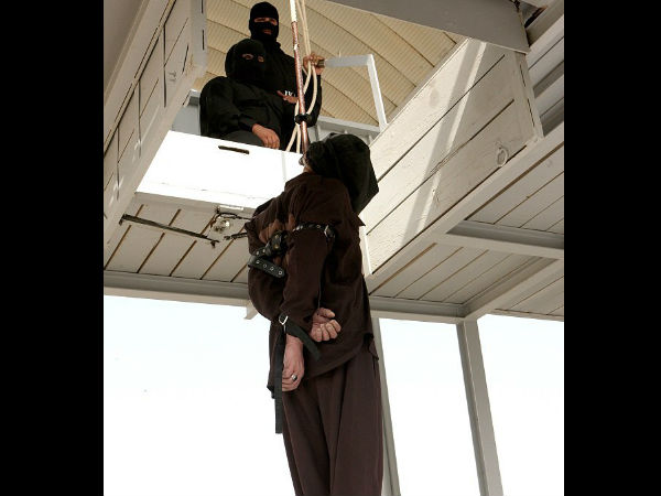 மூவரில் ஒருவர் பாகிஸ்தானியர்