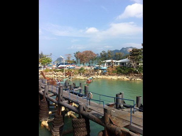 10ல் 6 புள்ளி சூரத், அகமதாபாத்துக்கு