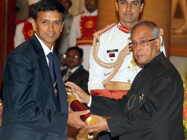 24 பத்மவிபூஷன் விருது: