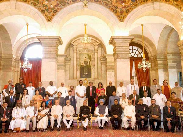 விருது வழங்கும் விழா: