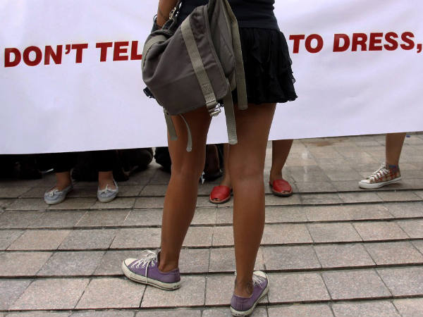 குட்டைப் பாவாடைக்கு 10 வருஷம் ஜெயில்