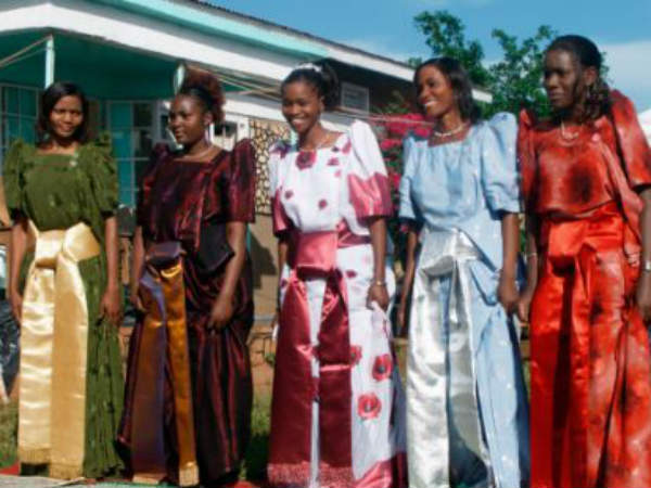 பெண்கள் அதிருப்தி