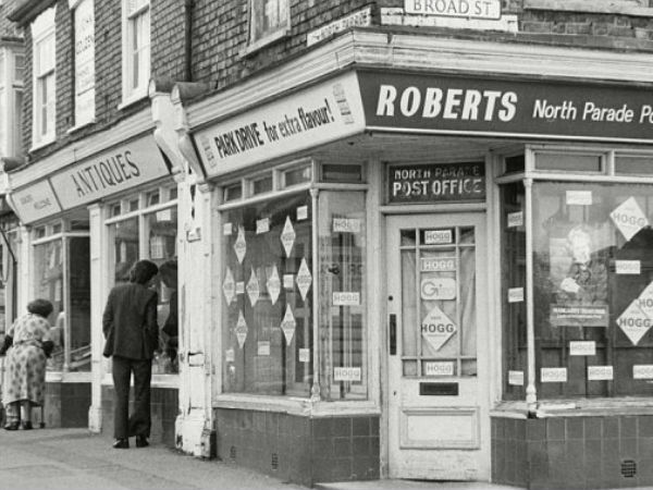 தீவிரவாத தாக்குதலில் உயிர் தப்பினார்