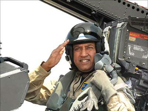 பறந்தார் ராகேஷ்...