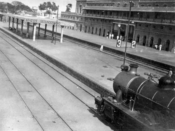 நீராவி ரயில் 