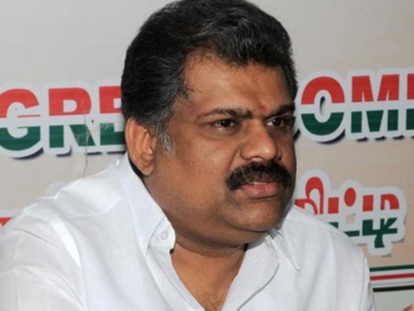 ஜி.கே. வாசனுடன் அழகிரி- கனிமொழி சந்திப்பு