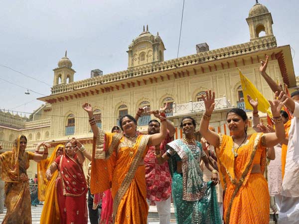 வடக்கு இந்தியக் கிராமிய நடனங்கள்...